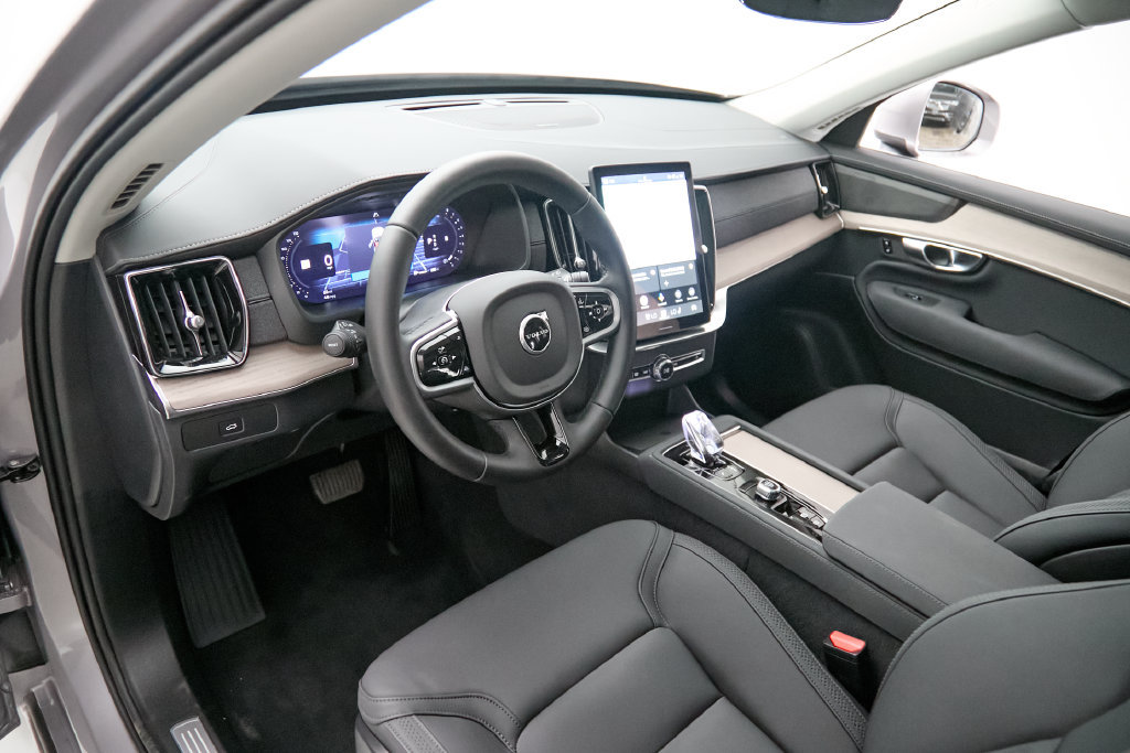 New 2026 Volvo XC90 B6 Plus w/ Protection Package AWD/4WD image 12