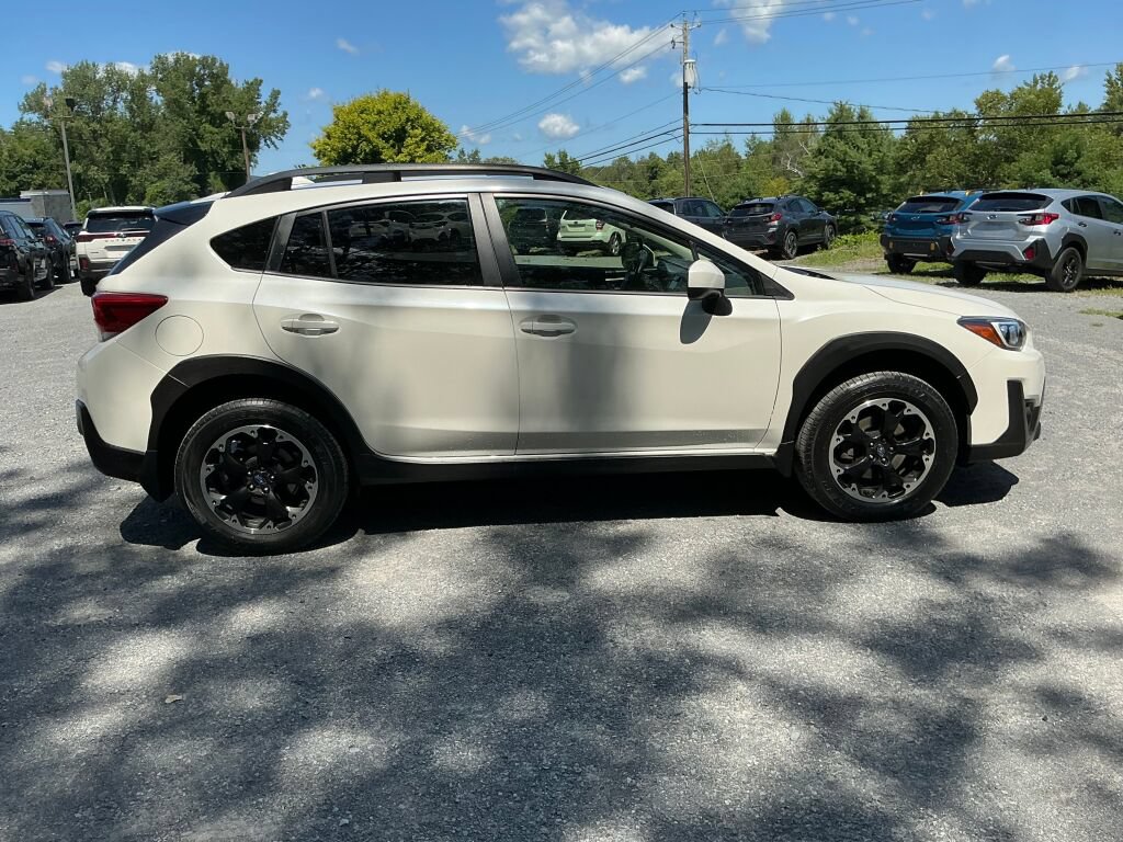 Certified 2021 Subaru Crosstrek 2.0i Premium w/ Moonroof Package AWD/4WD image 6