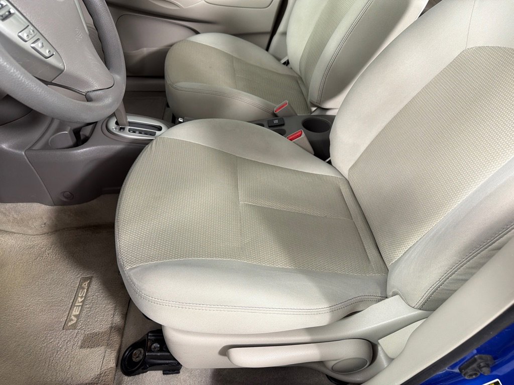 Used 2015 Nissan Versa SL FWD image 12