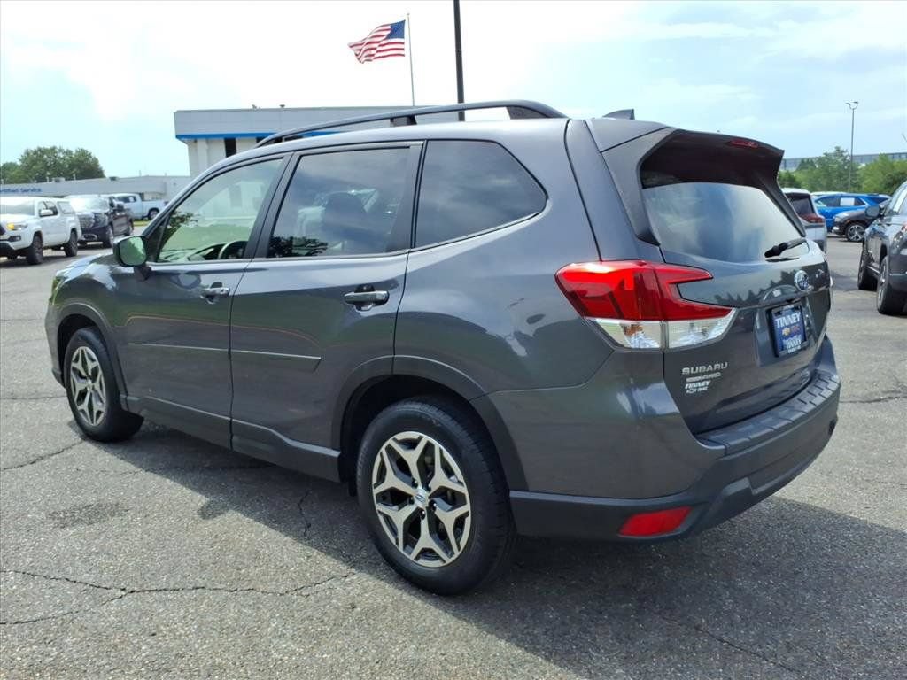 Used 2020 Subaru Forester Premium w/ Popular Package #1 AWD/4WD image 5