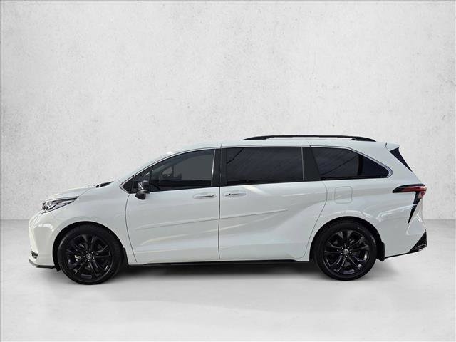 Used 2023 Toyota Sienna XSE image 8