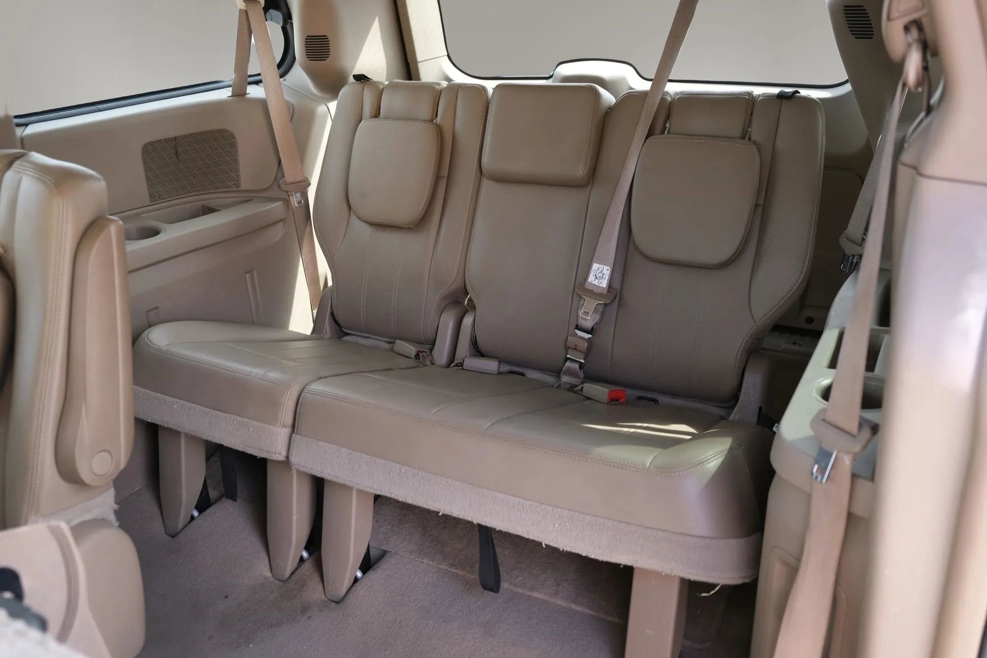 Used 2015 Chrysler Town & Country Touring image 20