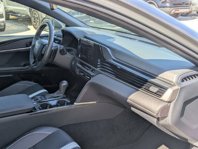 Used 2025 Toyota Camry SE w/ Convenience Package FWD image 29