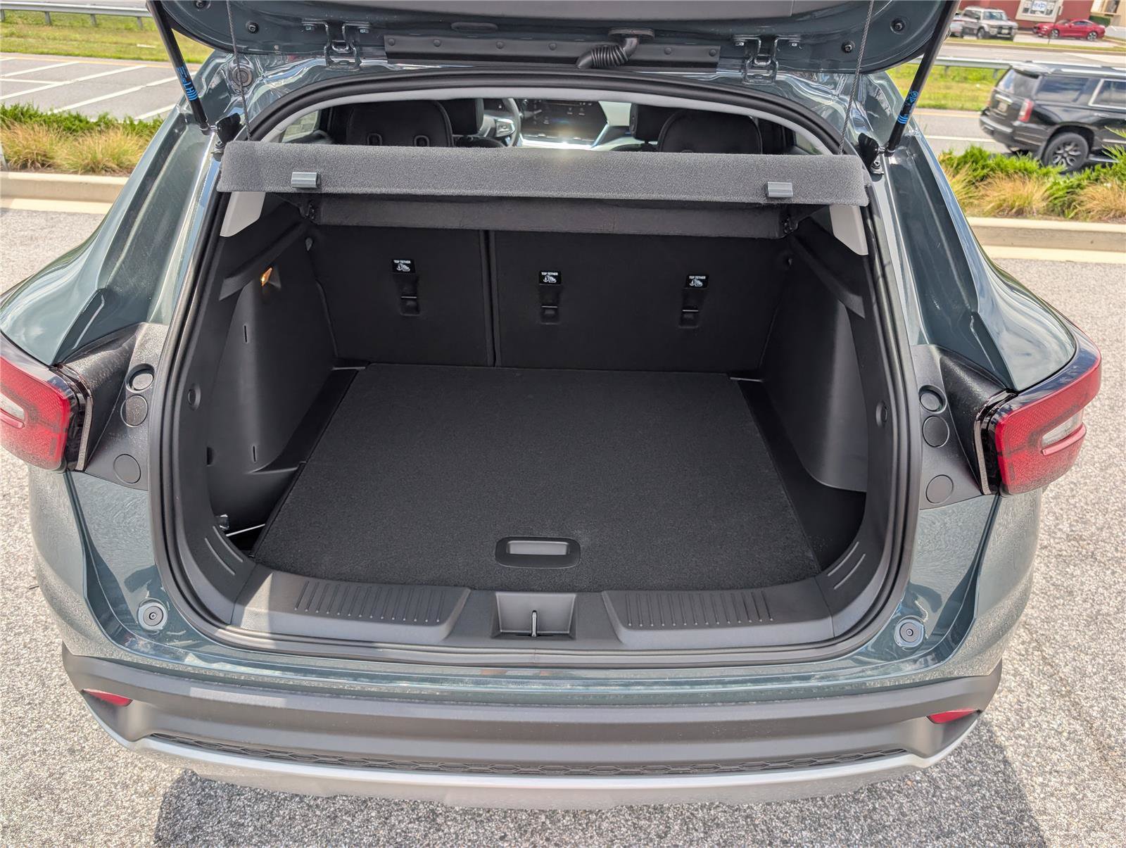 New 2026 Chevrolet Trax LT w/ LT Convenience Package FWD image 8