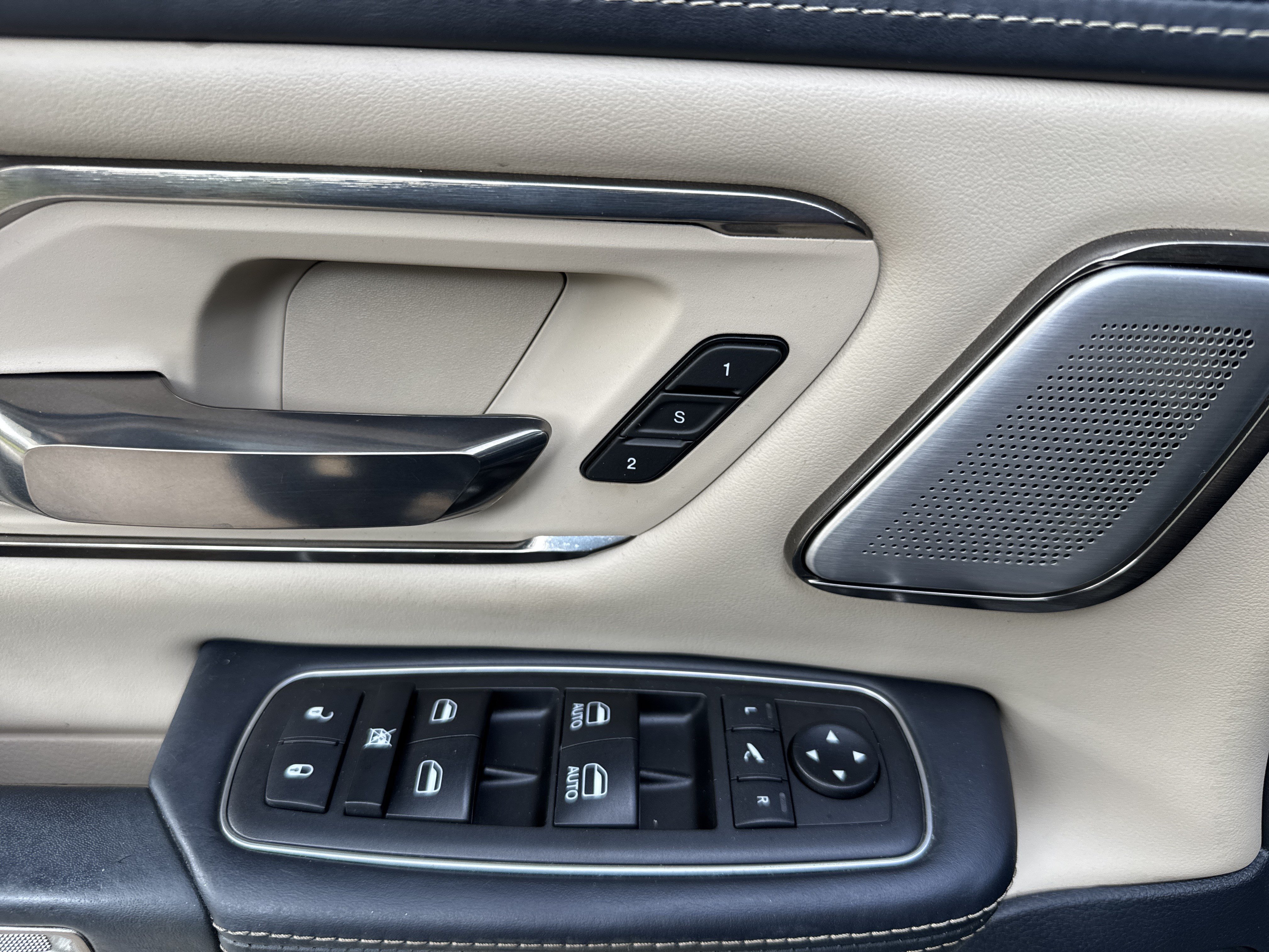 Used 2019 RAM 1500 Limited AWD/4WD image 14
