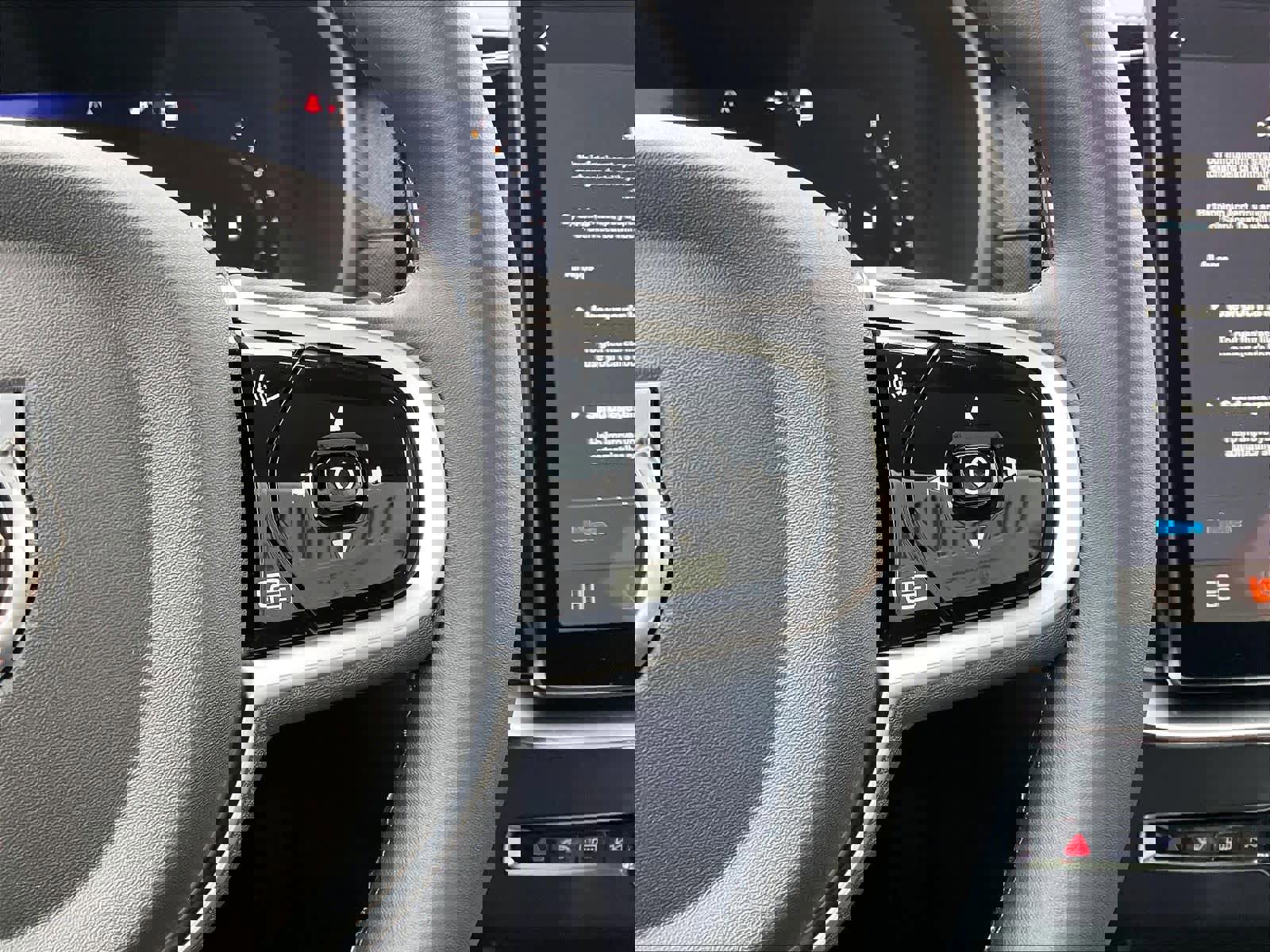 New 2026 Volvo XC90 B5 Plus w/ Protection Package image 18