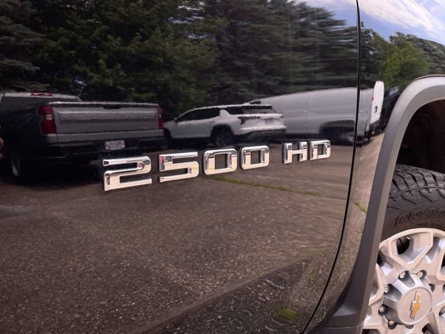 Used 2024 Chevrolet Silverado 2500 LTZ w/ LTZ Plus Package AWD/4WD image 33