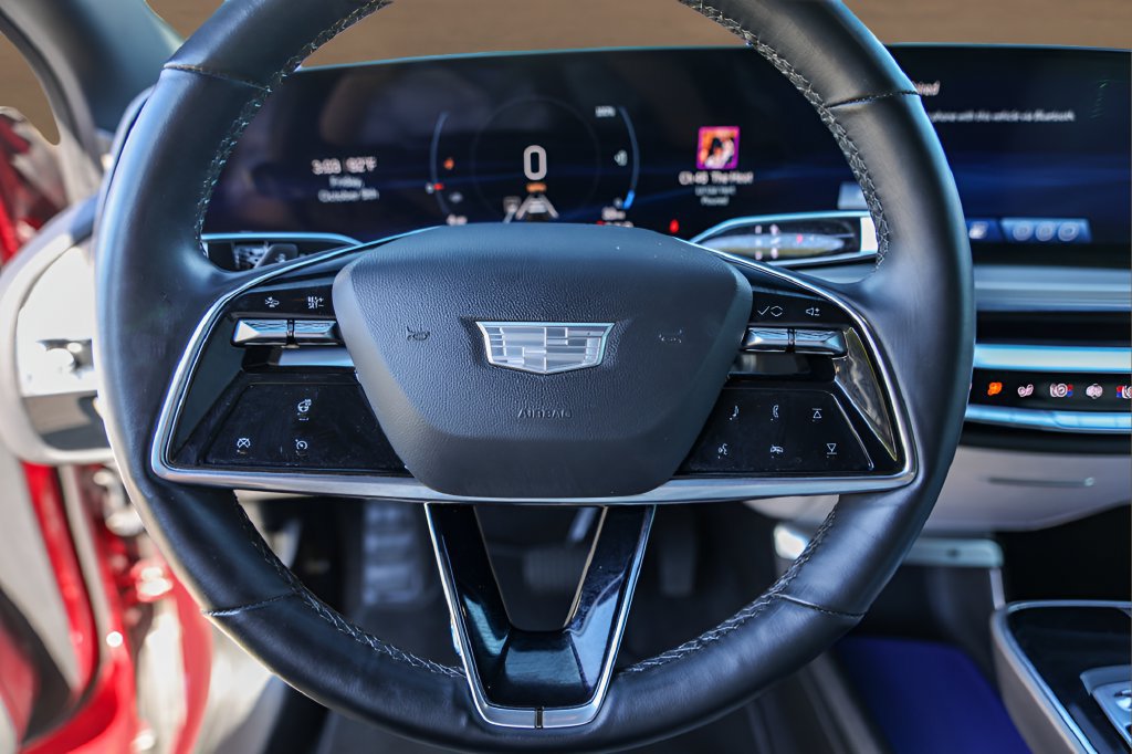 Certified 2024 Cadillac Lyriq Luxury RWD image 11