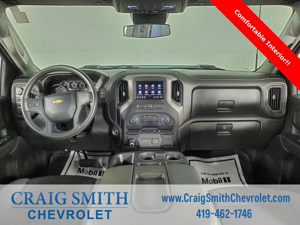 Used 2024 Chevrolet Silverado 2500 Custom image 3