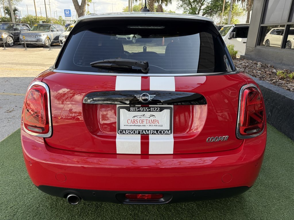 Used 2020 MINI Cooper 4-Door Hardtop w/ Premium Package FWD image 5