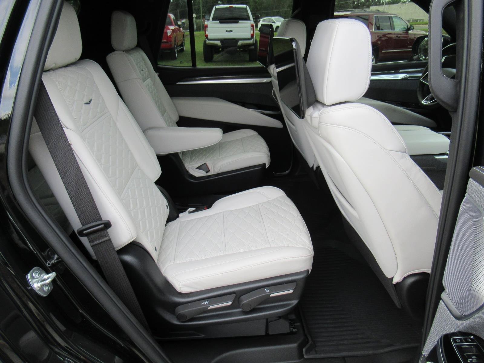 Certified 2025 Cadillac Escalade V AWD/4WD image 35