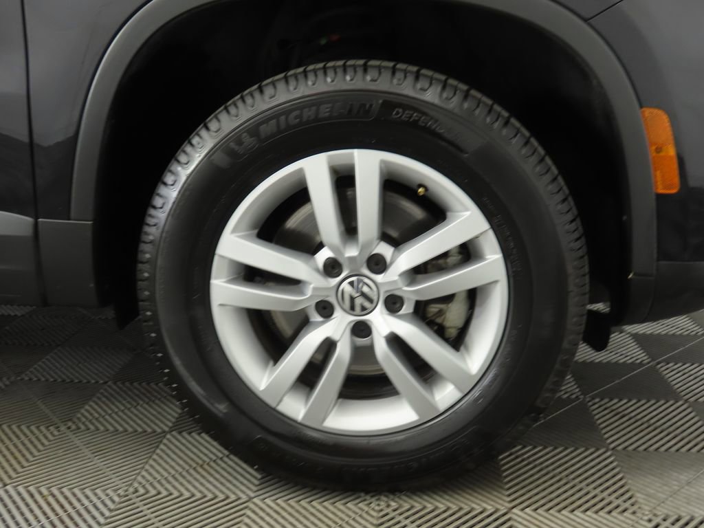 Used 2016 Volkswagen Tiguan S image 31