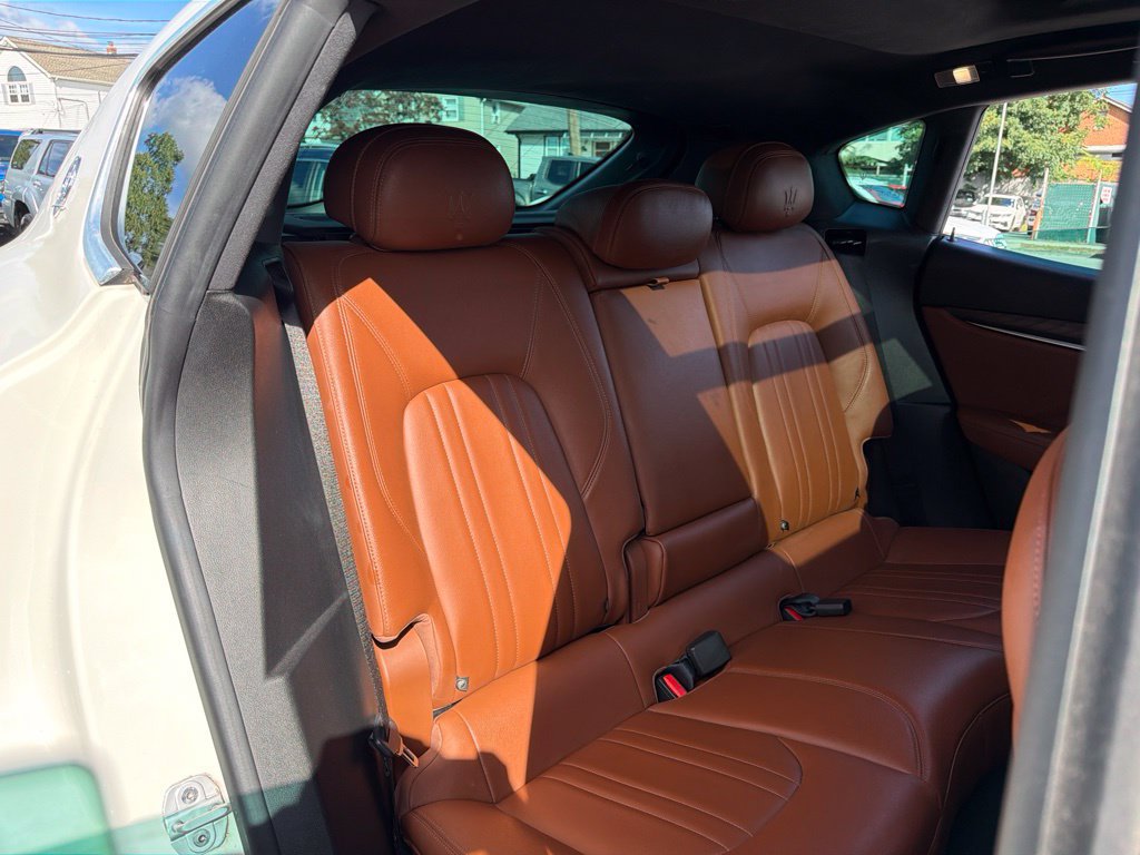 Used 2019 Maserati Levante AWD/4WD image 18