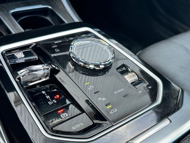 Used 2024 BMW 740i xDrive image 19