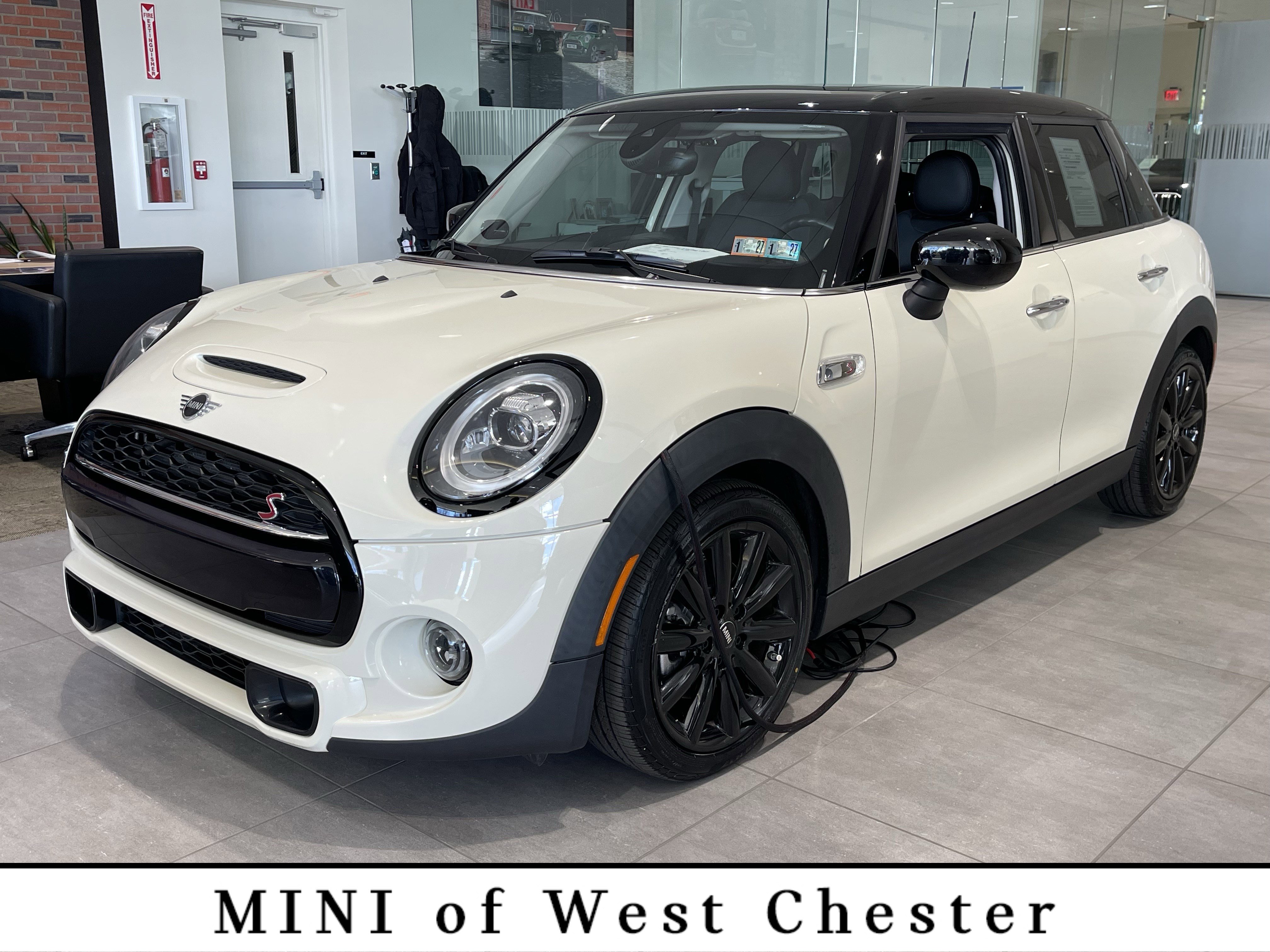 Used 2021 MINI Cooper S image 1