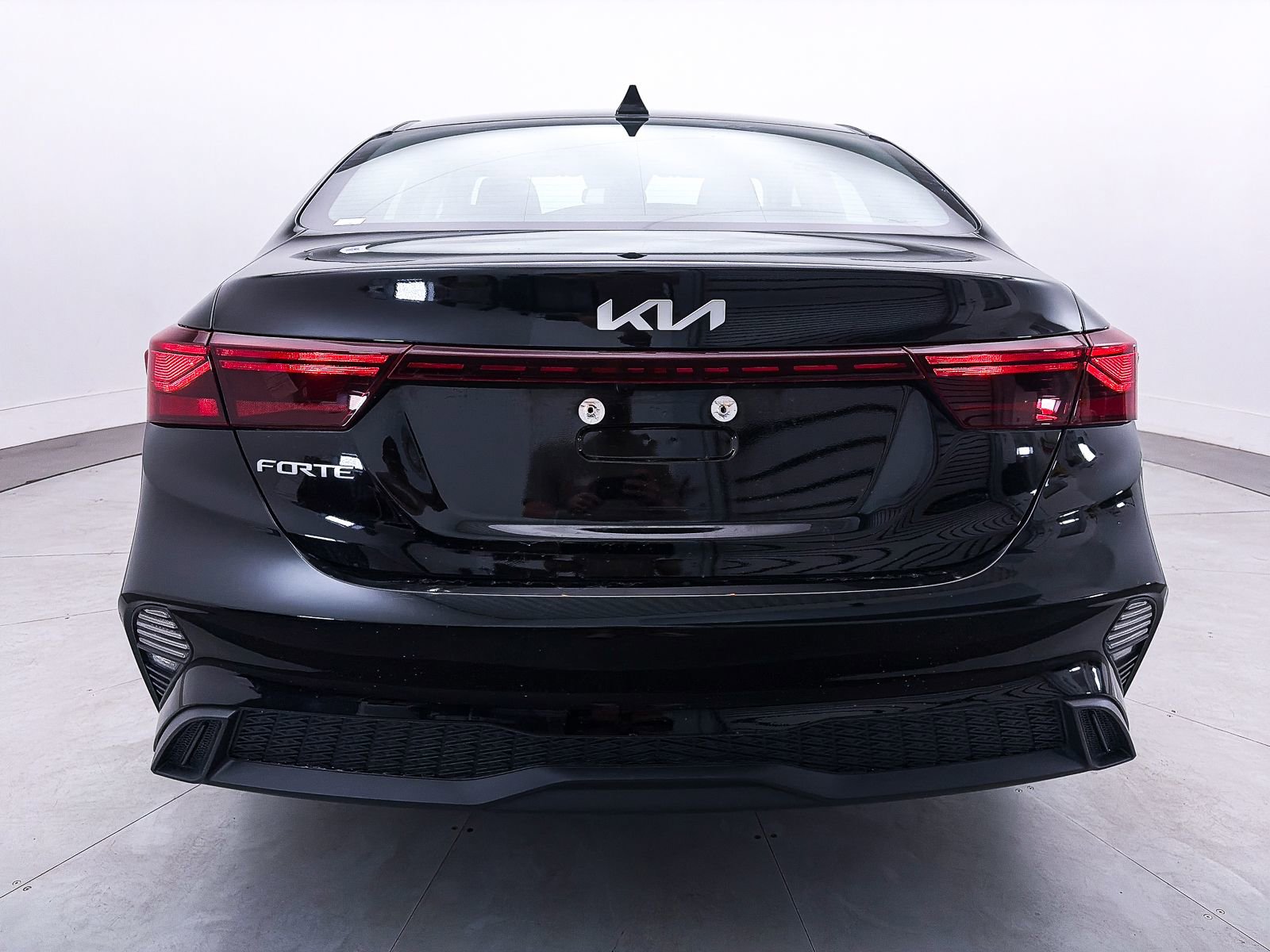 Used 2022 Kia Forte LXS FWD image 12