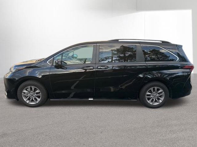 Certified 2022 Toyota Sienna XLE w/ XLE Plus Package image 1