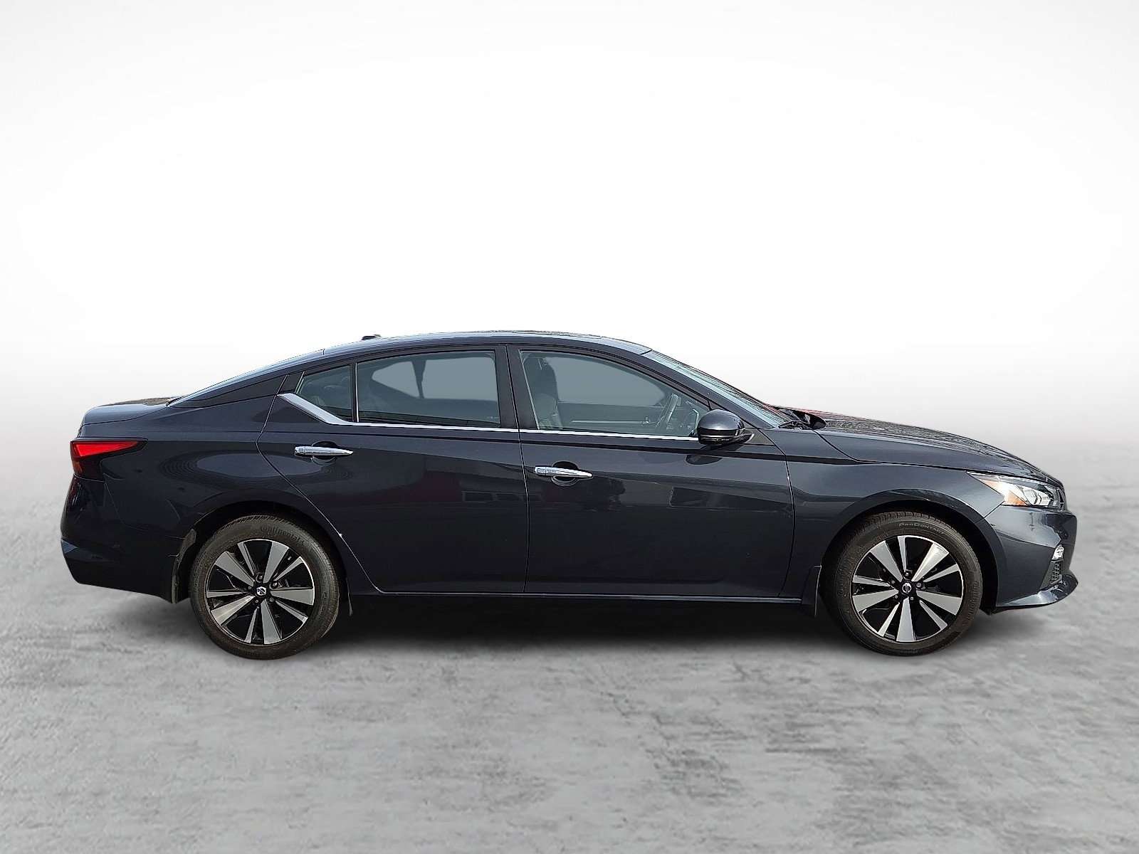 Used 2022 Nissan Altima 2.5 SV w/ SV Premium Package image 7
