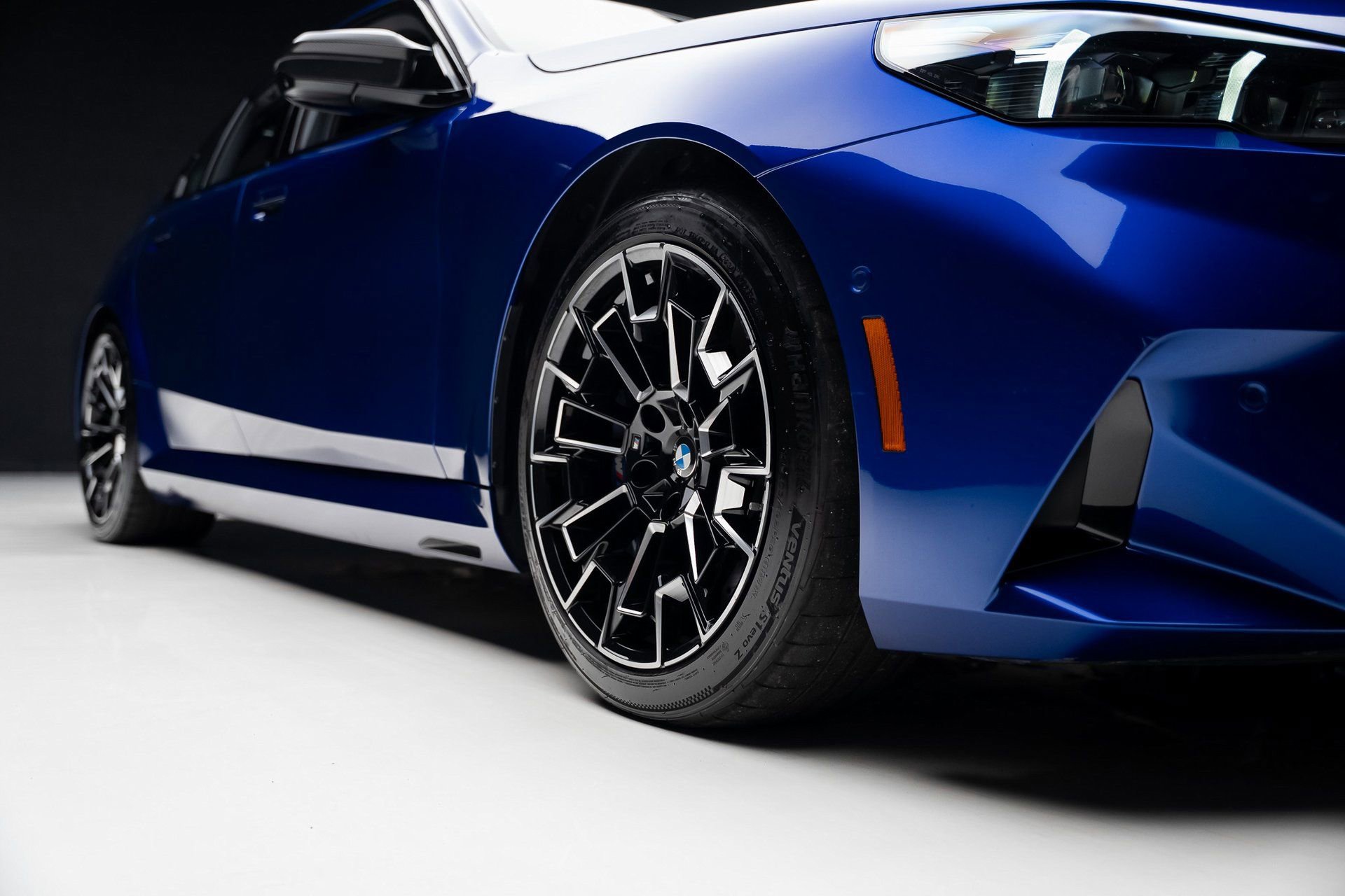 Used 2025 BMW M5 w/ Carbon Package image 82