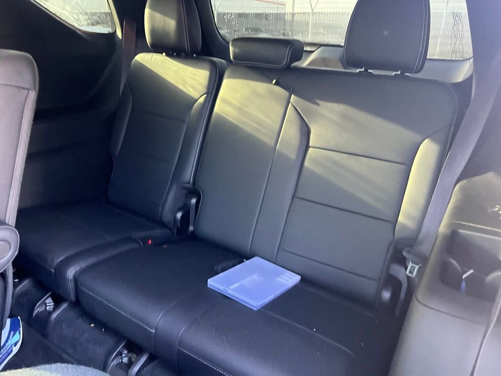 Used 2026 Chevrolet Traverse LT w/ Sun and Wheel Package FWD image 12