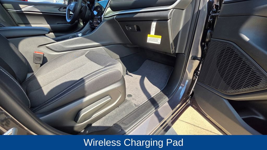 New 2025 Jeep Grand Cherokee L Laredo w/ Luxury Tech Group I image 14