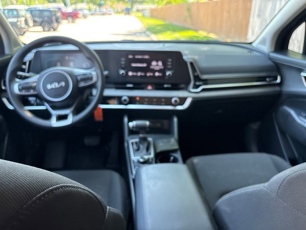 Used 2025 Kia Sportage LX FWD image 20