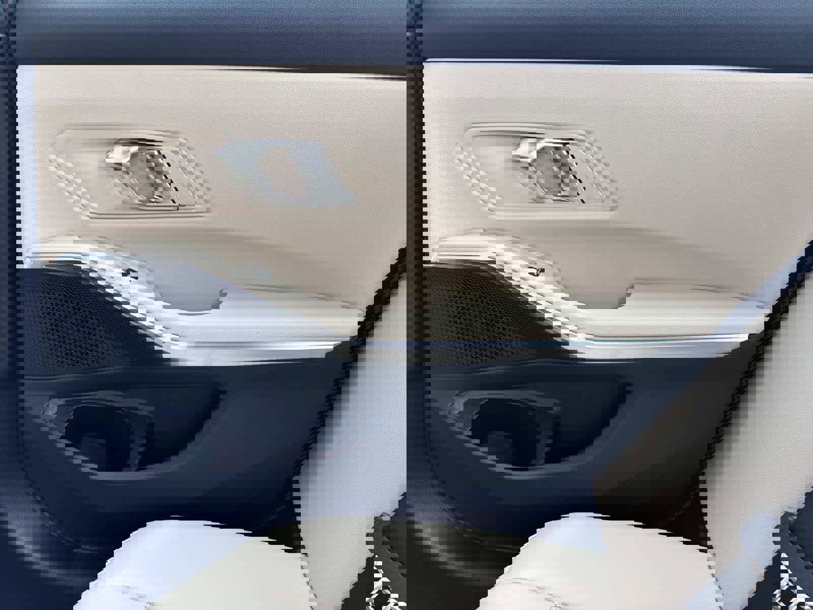 New 2026 BMW 330i Sedan w/ M Sport Package image 15