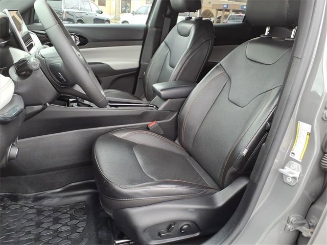 Used 2023 Jeep Compass Limited image 13