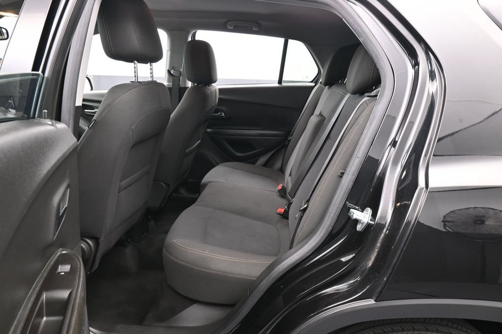 Used 2022 Chevrolet Trax LS AWD/4WD image 26