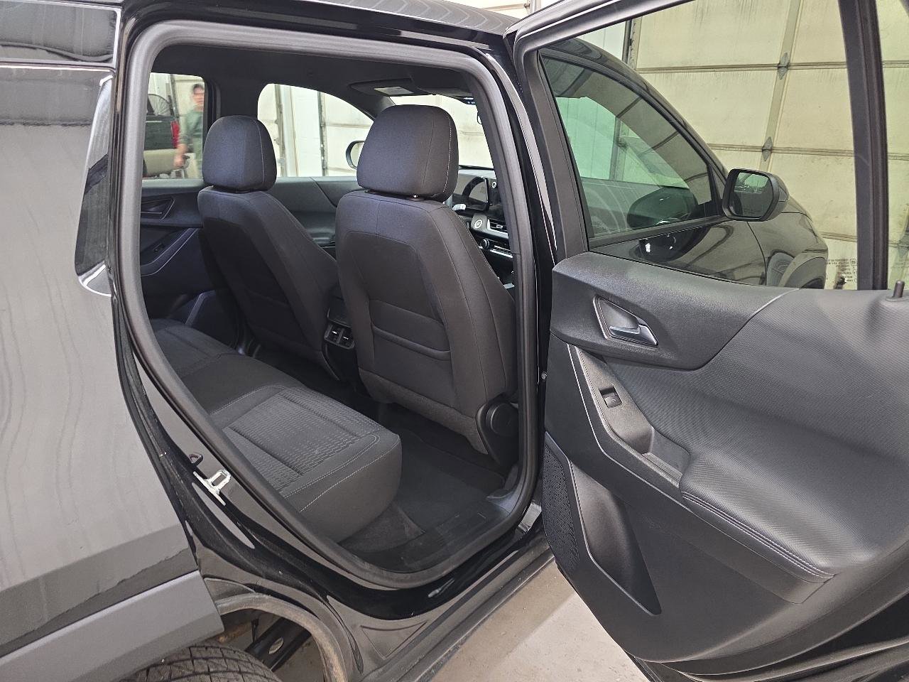 Used 2025 Chevrolet Equinox LT image 41