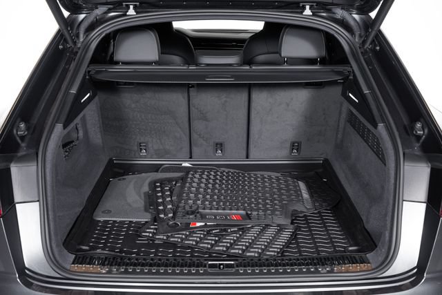 Used 2024 Audi SQ8 Prestige AWD/4WD image 5