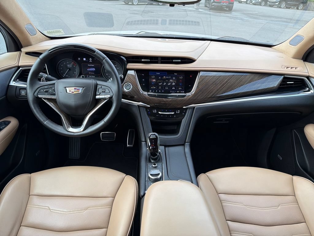 Certified 2025 Cadillac XT6 Sport w/ Platinum Package AWD/4WD image 13