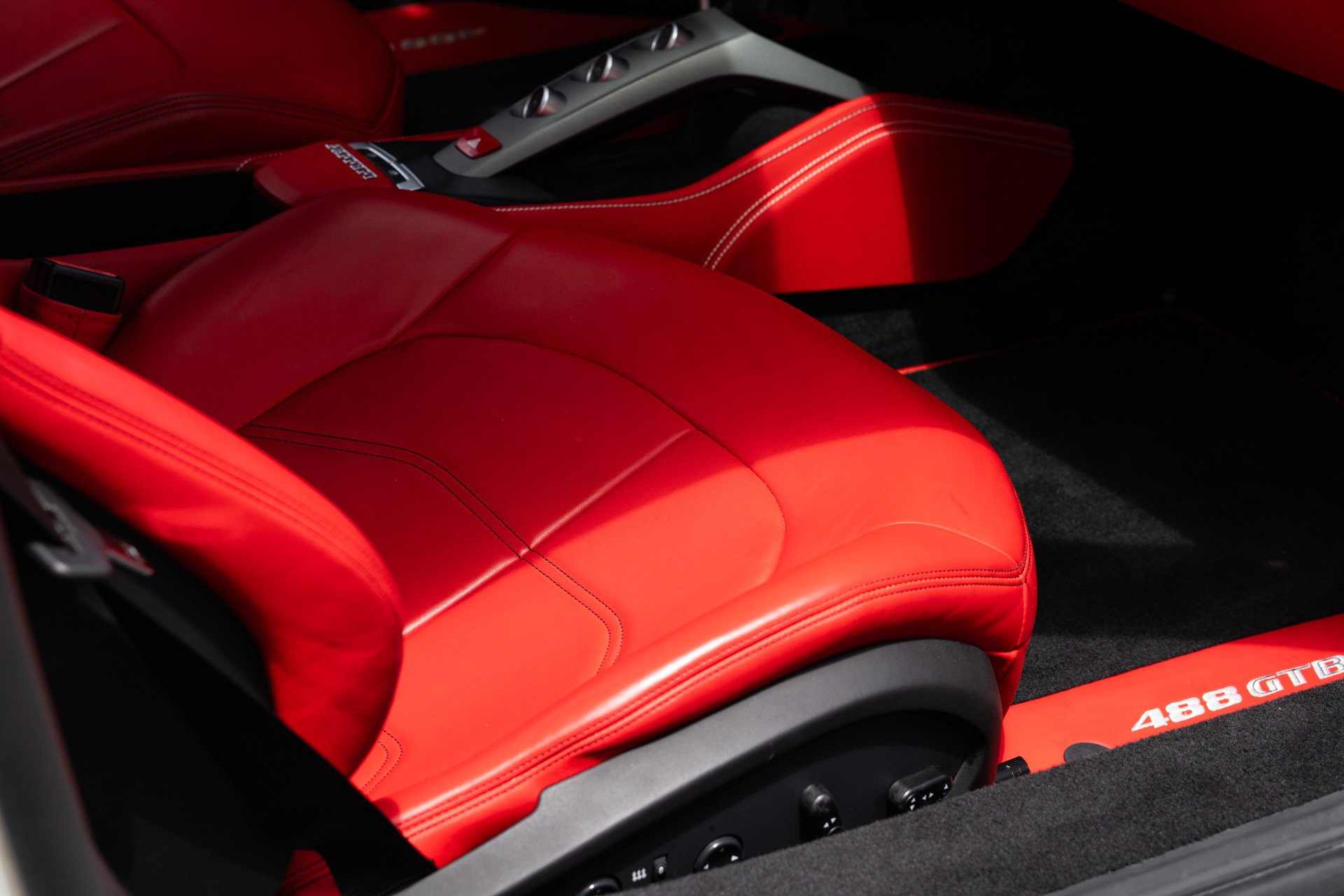 Used 2016 Ferrari 488 GTB RWD image 56