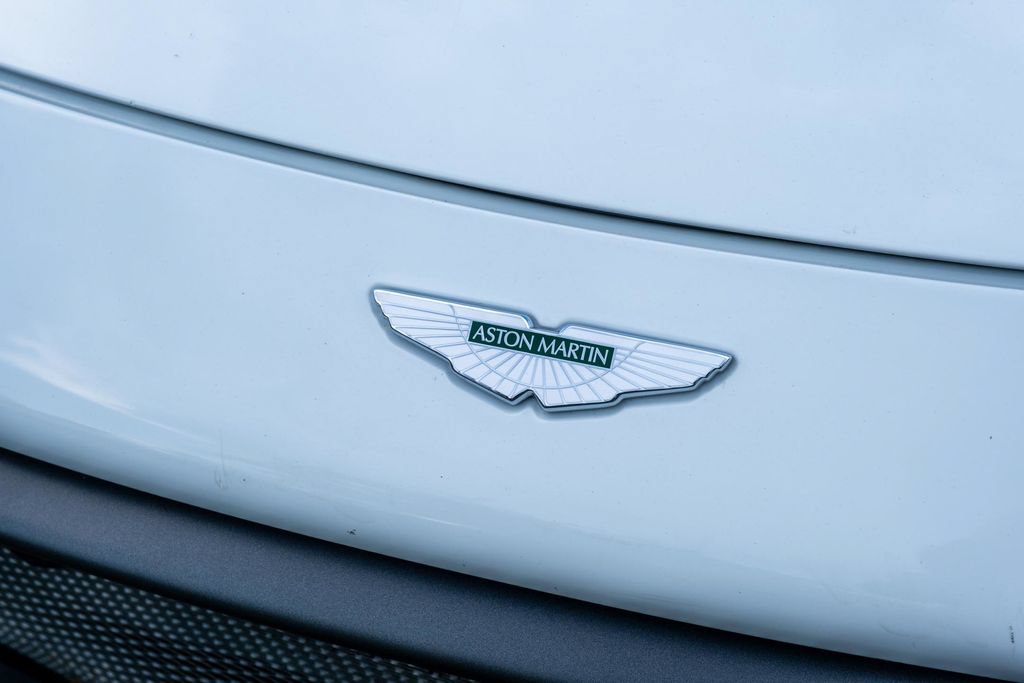 Used 2019 Aston Martin V8 Vantage Coupe RWD image 13