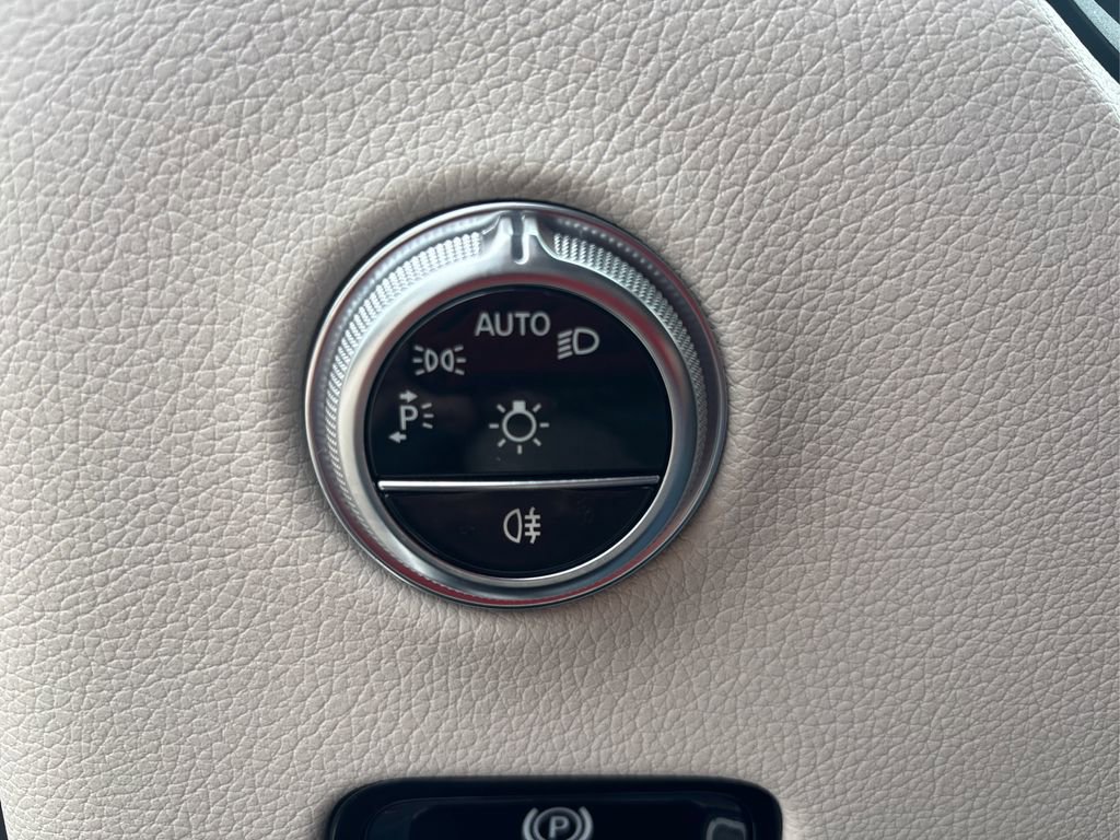 Used 2023 Mercedes-Benz GLC 300 image 27