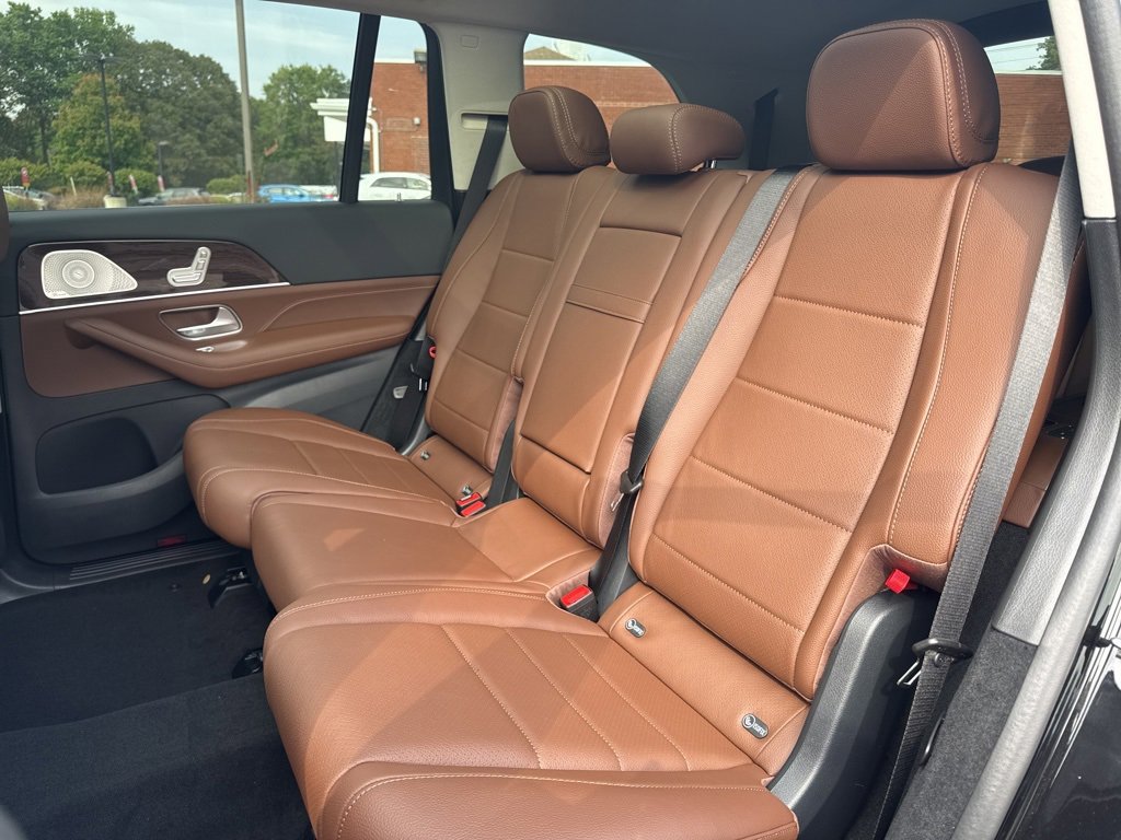 New 2026 Mercedes-Benz GLS 450 4MATIC image 23