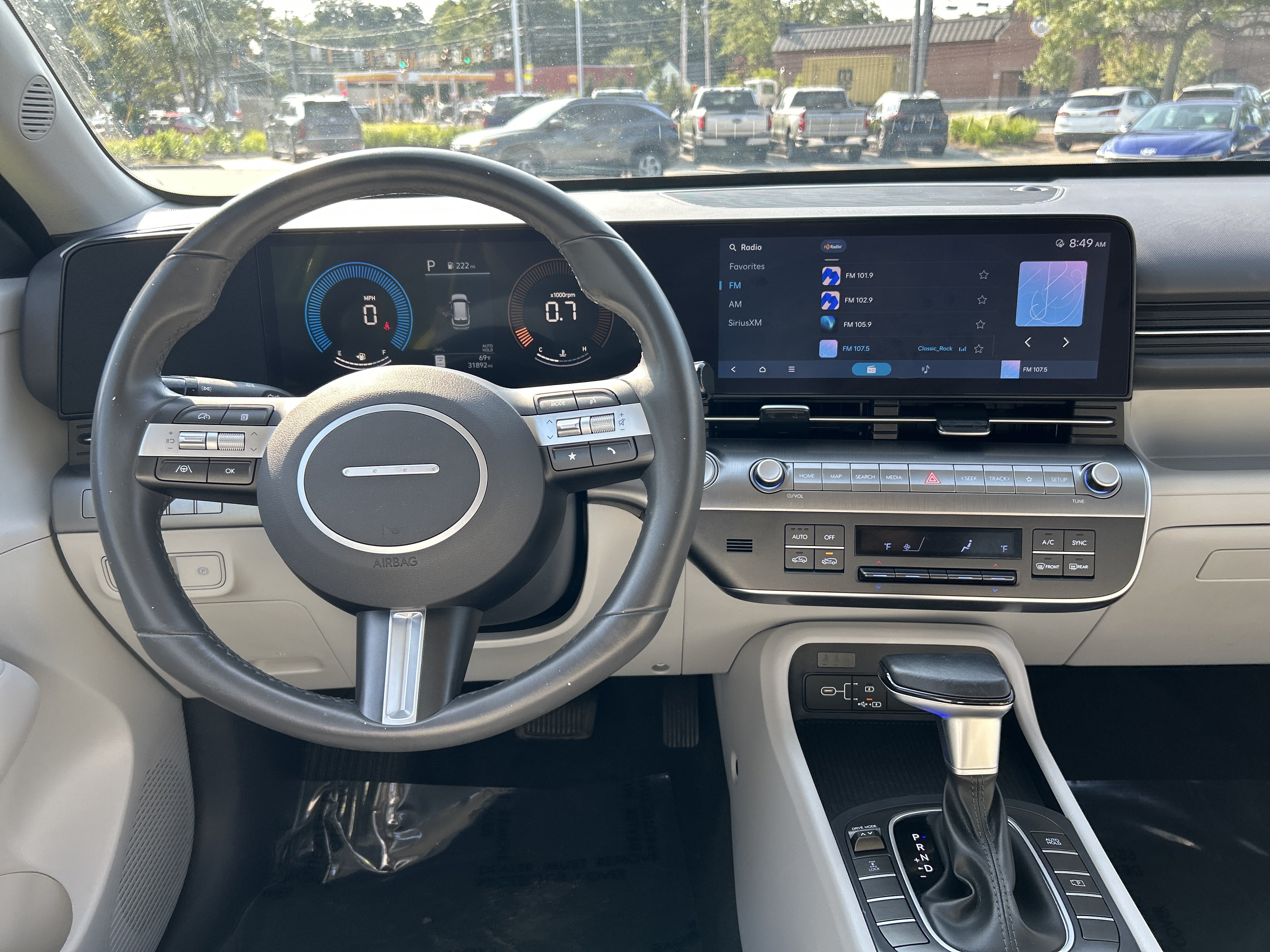 Certified 2025 Hyundai Kona SEL AWD/4WD image 19