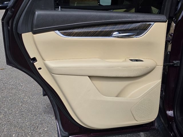 Used 2018 Cadillac XT5 AWD image 23