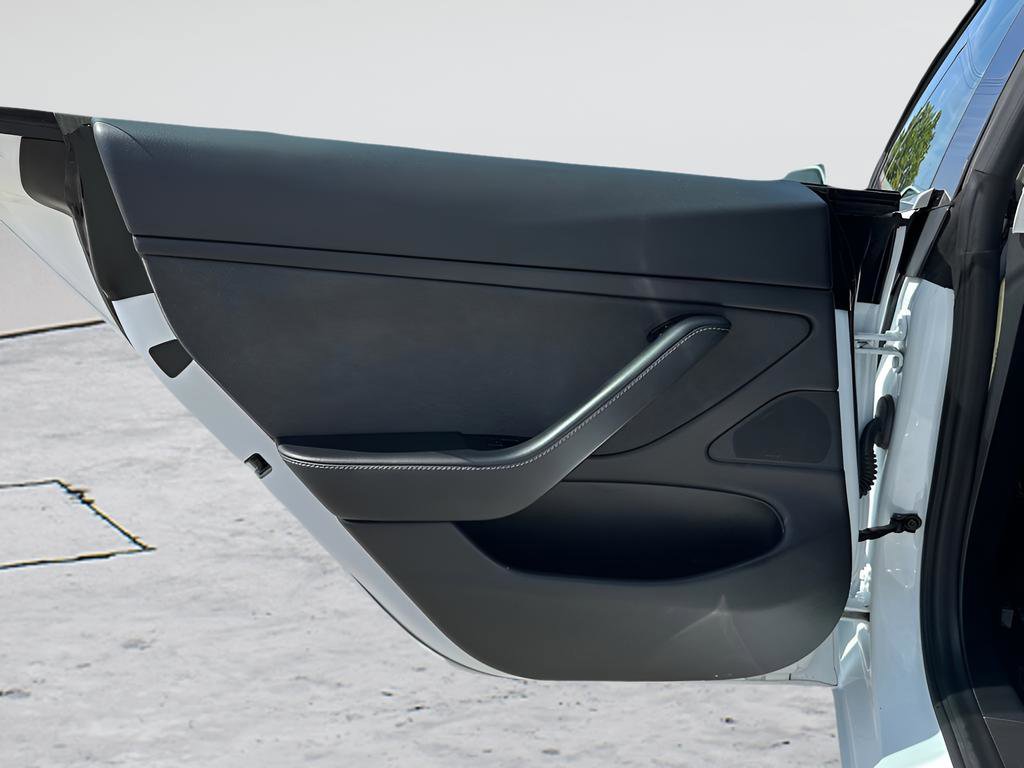 Used 2018 Tesla Model 3 Mid Range image 22