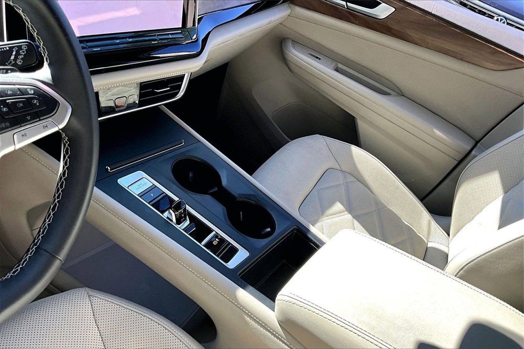 Certified 2024 Volkswagen Atlas SE image 23