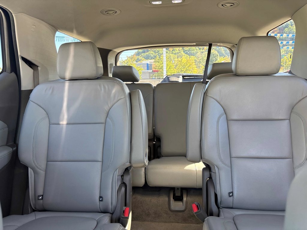 Used 2019 Chevrolet Traverse LT FWD image 18