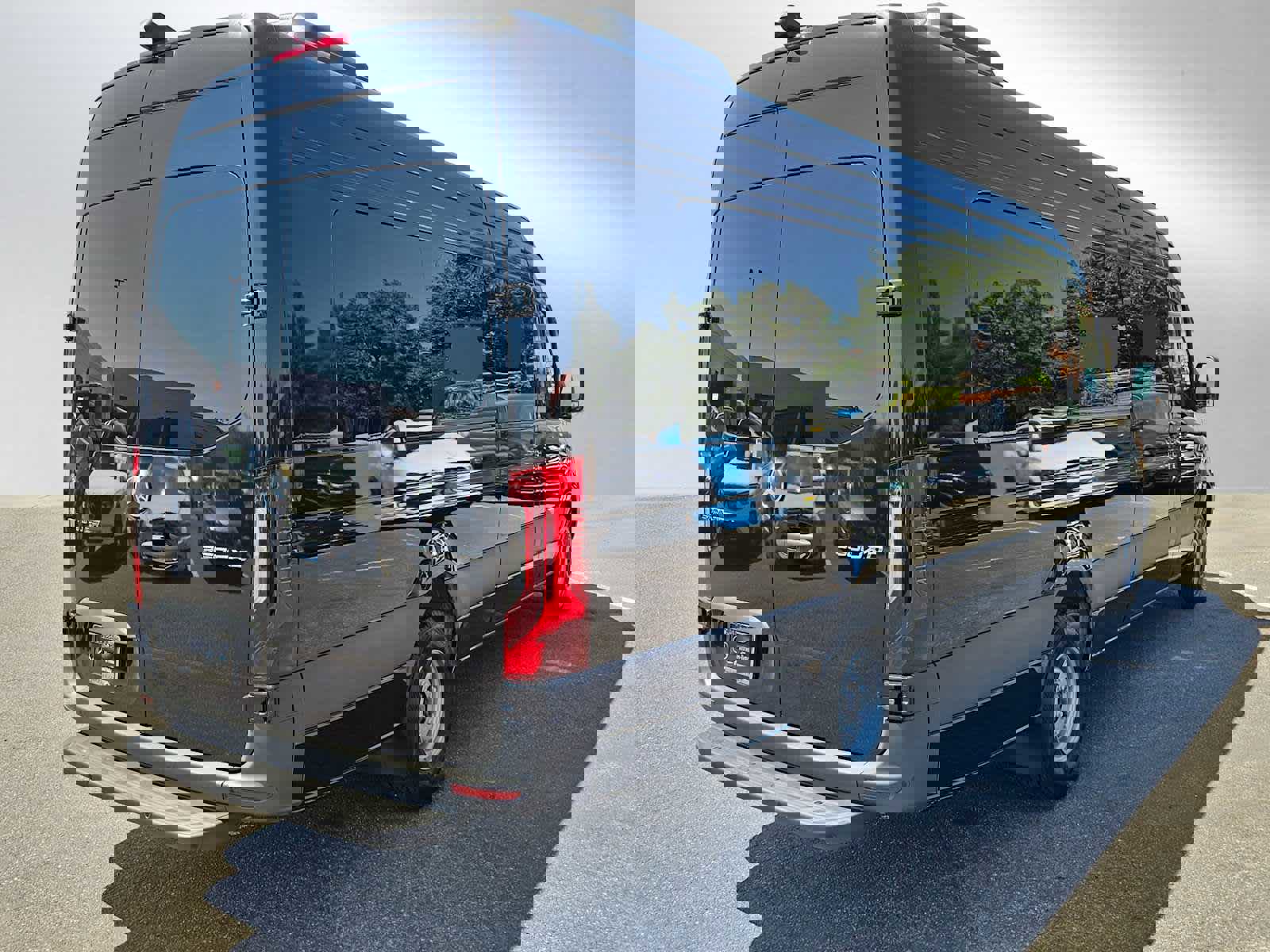 Used 2024 Mercedes-Benz Sprinter 3500 image 3