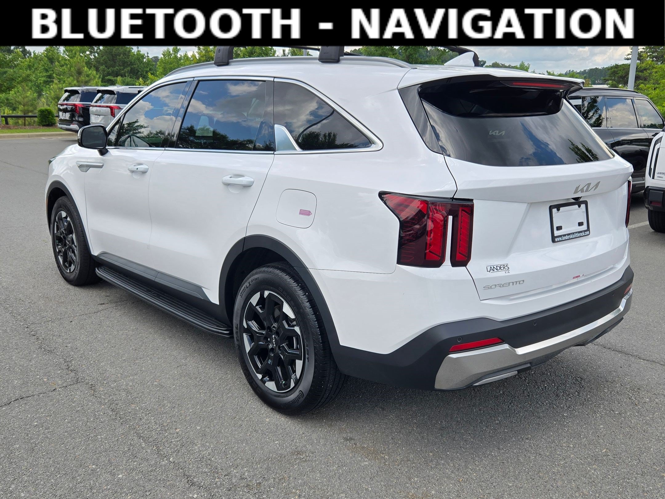Used 2025 Kia Sorento S w/ Panoramic Sunroof Package FWD image 5