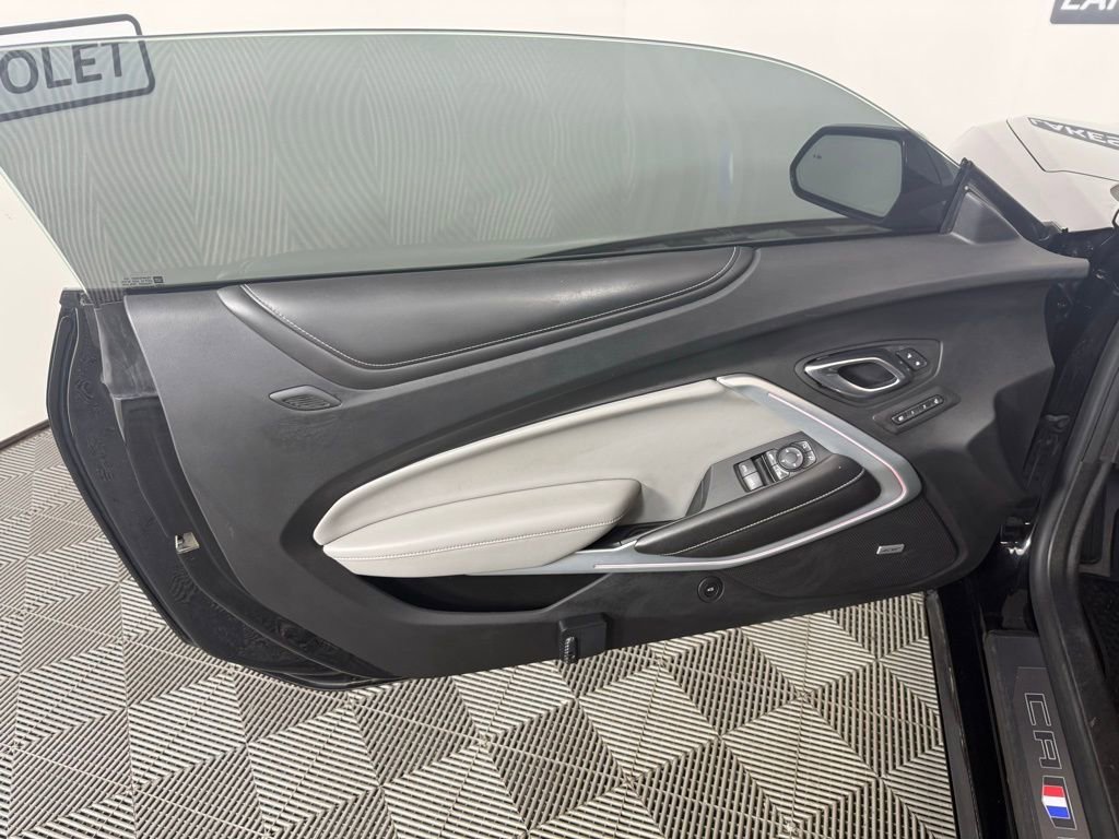 Used 2018 Chevrolet Camaro SS image 12