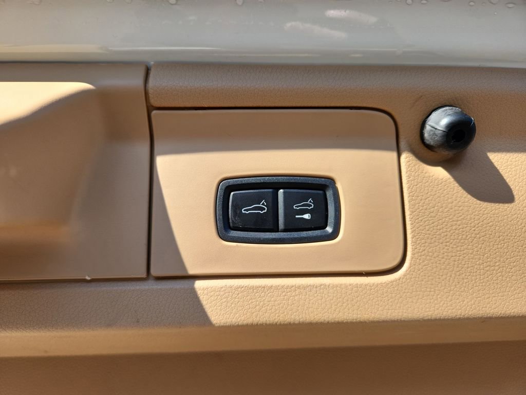 Used 2013 Porsche Panamera 4 Platinum Edition image 14