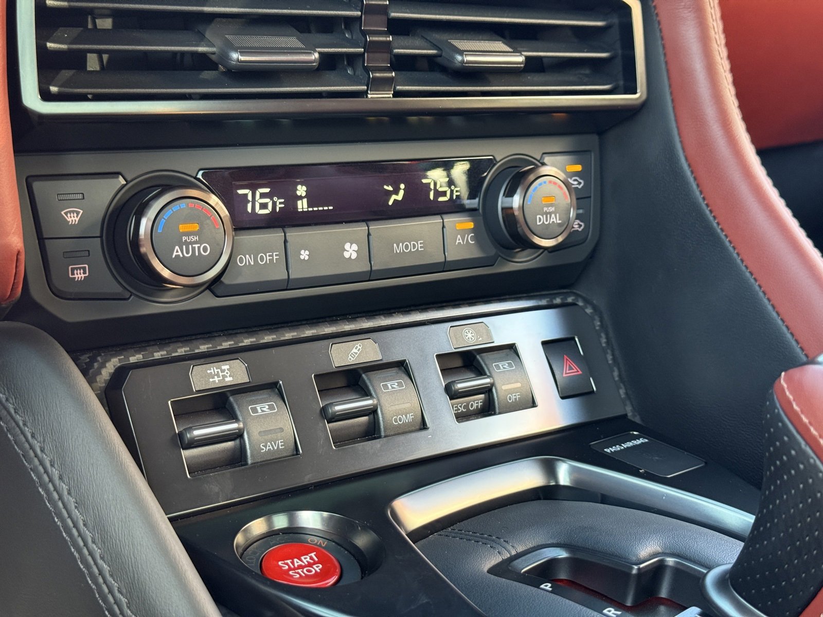 Used 2023 Nissan GT-R Premium w/ Premium Interior Package image 26