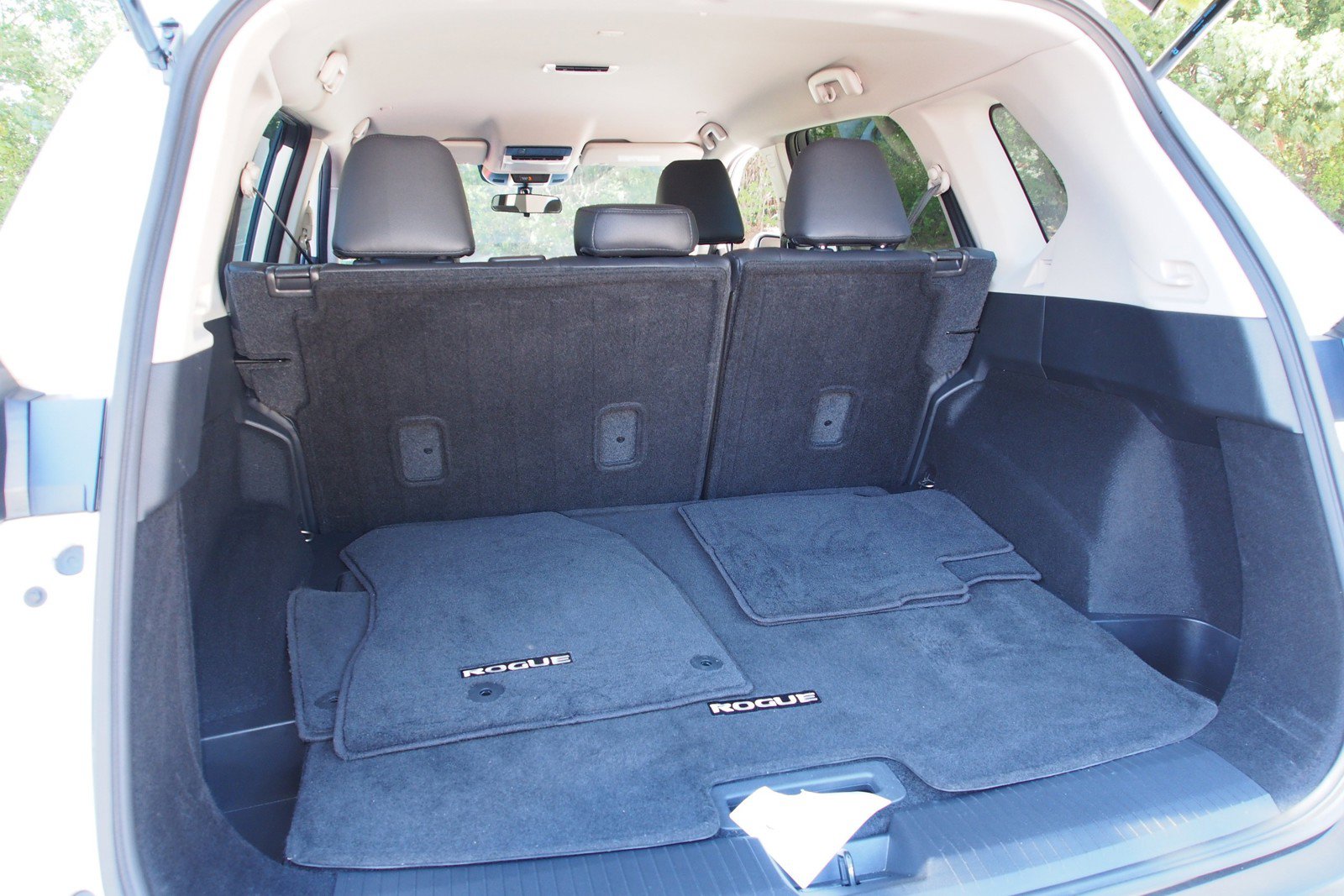 Used 2023 Nissan Rogue SV FWD image 14