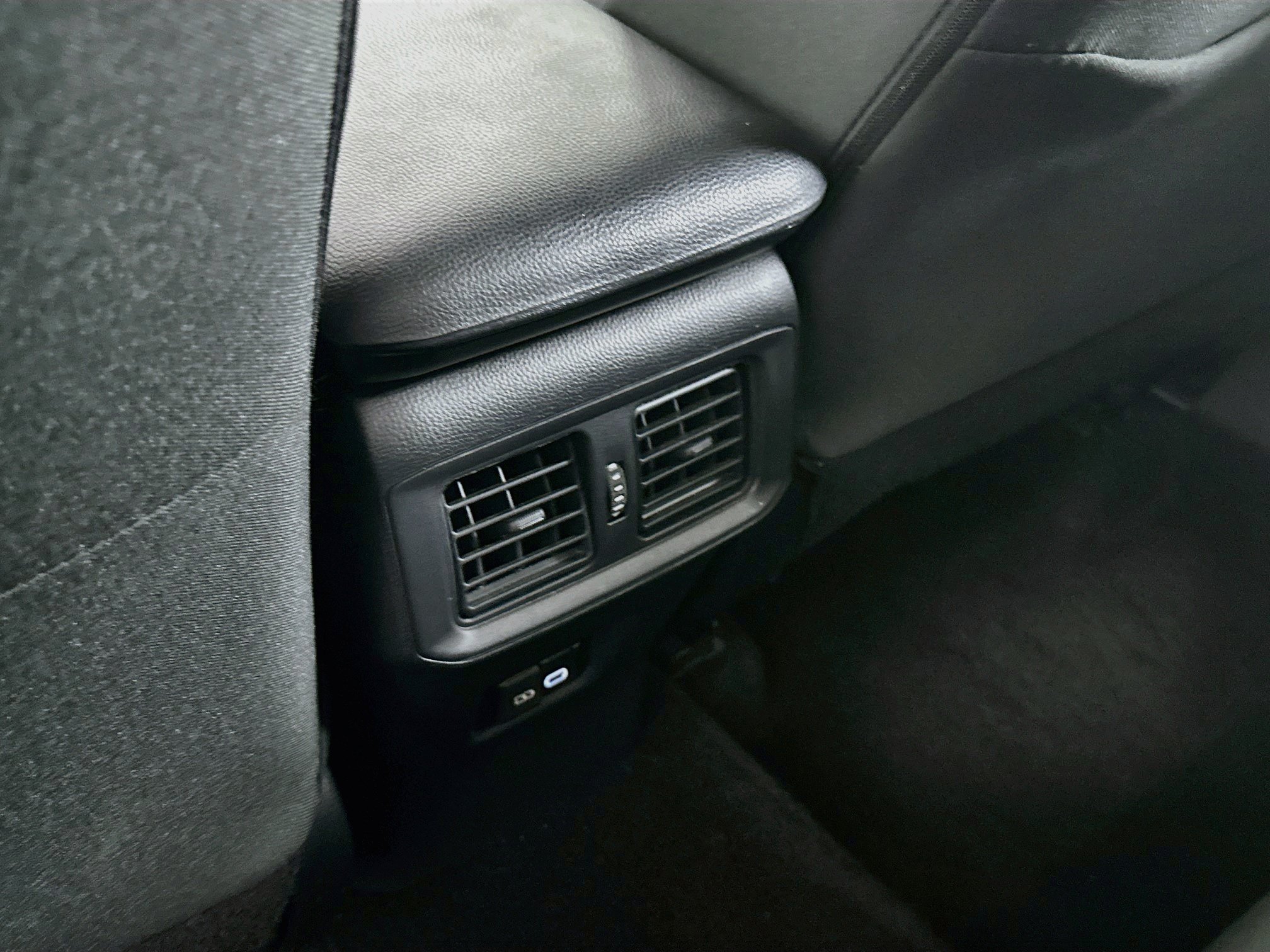 Used 2025 Toyota RAV4 XLE FWD image 27