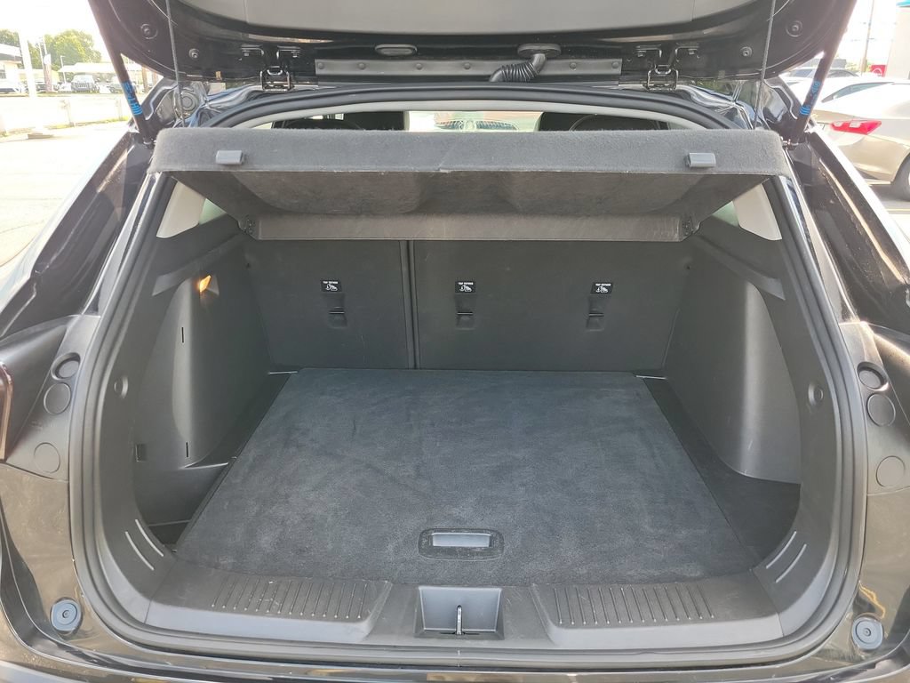 Used 2025 Chevrolet Trax LT FWD image 11