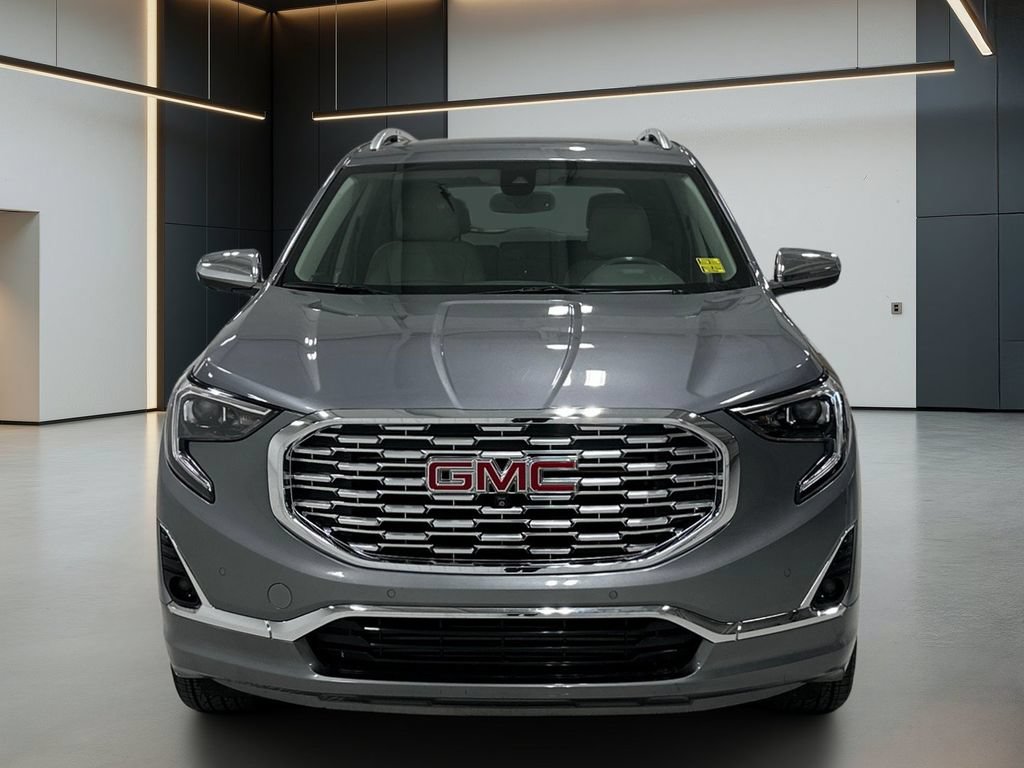 Used 2020 GMC Terrain Denali w/ Denali Premium Package FWD image 9